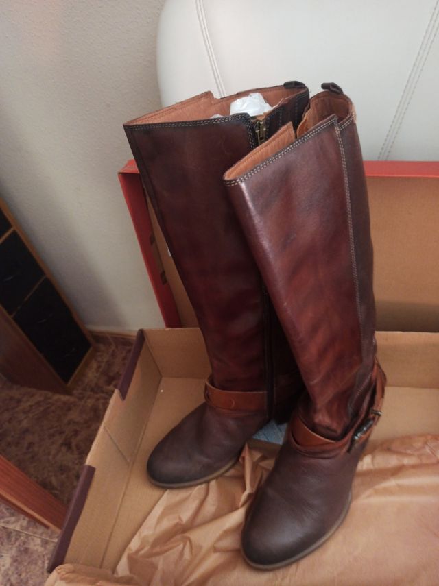 Botas altas Pikolinos...