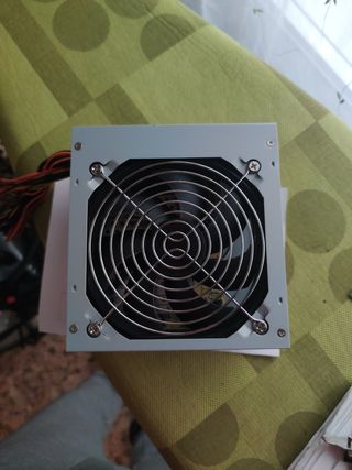 Fuente de alimentación para torre PC