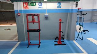 Alquiler foso para mecánica de coches