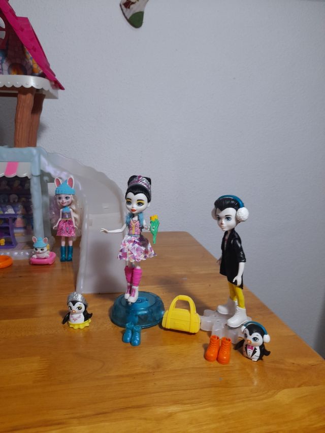 Enchantimal chalet en la nieve 