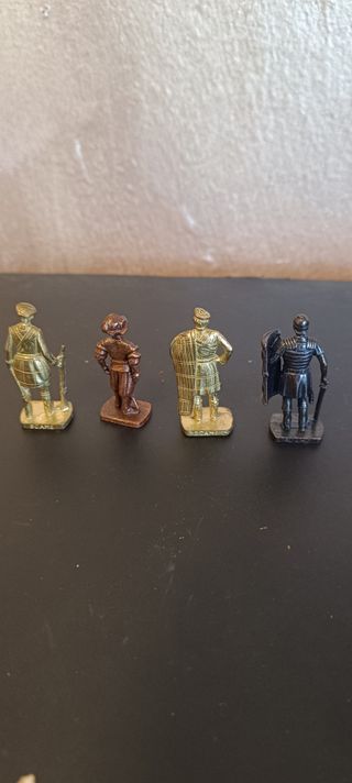 Set 4 Soldatini in metallo Kinder vintage