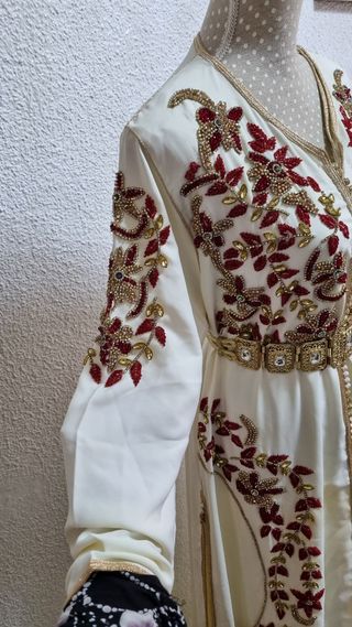 Tekchita/vestido de fiesta marroquí