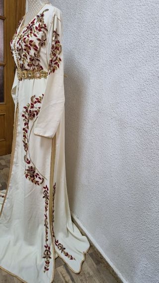 Tekchita/vestido de fiesta marroquí