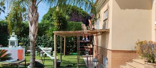 Sombrillas y pergolas de brezo mimbre