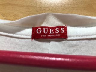 Camiseta Guess❣️✨Pulsera charms❤️