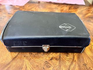 Dymo antigua con caja transporte