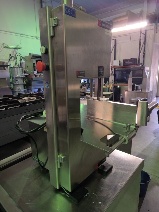 Sierra cortadora de hueso y carne