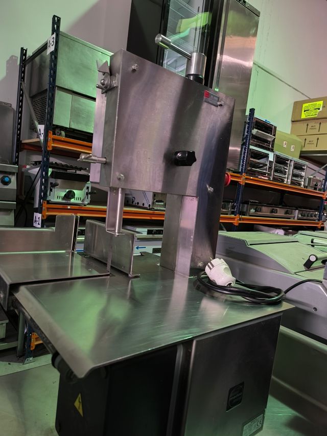 Sierra cortadora de hueso y carne