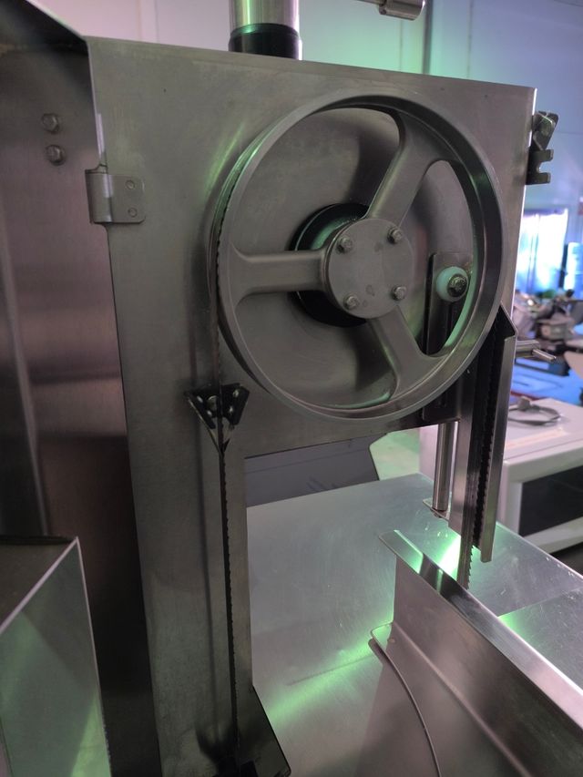 Sierra cortadora de hueso y carne