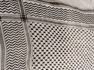 Kefih stampata in bianco e nero