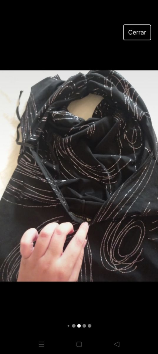 Camiseta top negro fantasía.