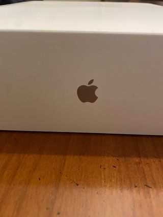 Apple Macbook Air M3 8GB a estrenar esta sin abrir