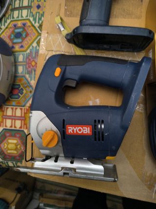 Lote de herramientas ryobi.