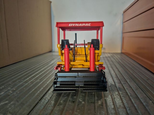 Modellino Dynapac F181 CS