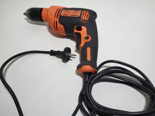 Taladro beh710 black and decker