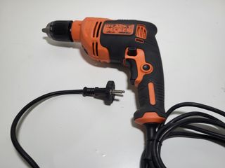 Taladro beh710 black and decker