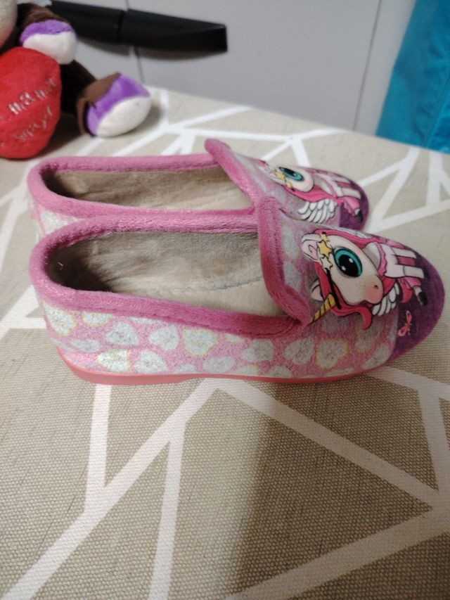 Zapatillas de casa de unicornio..n.29