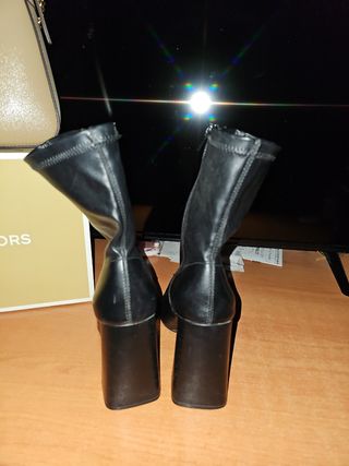 Botines negros zara