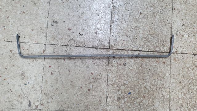 Moldura parrilla Volvo 480