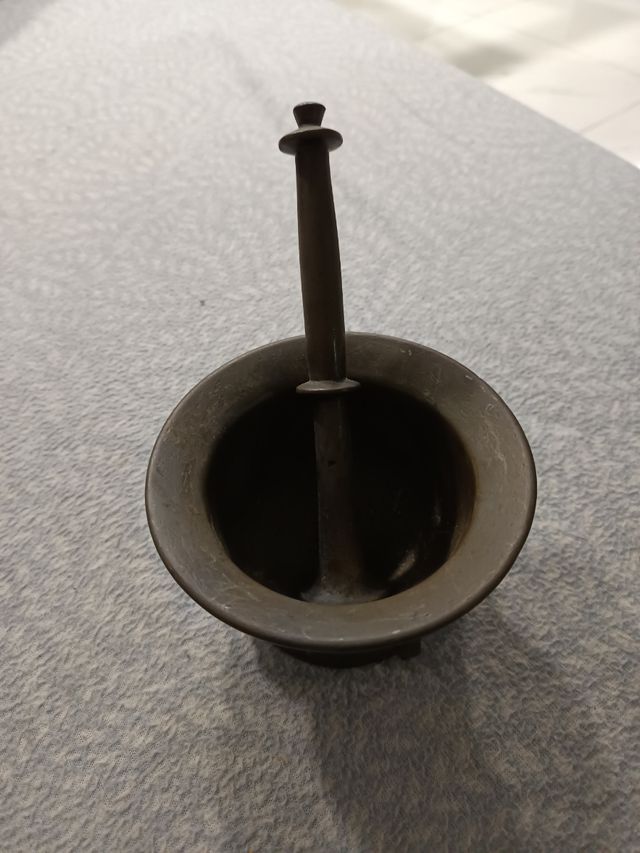 ANTICO MORTAIO IN BRONZO DEL XVII SECOLO