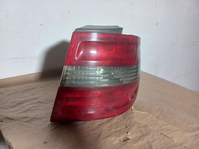 Piloto derecho Mercedes clase A