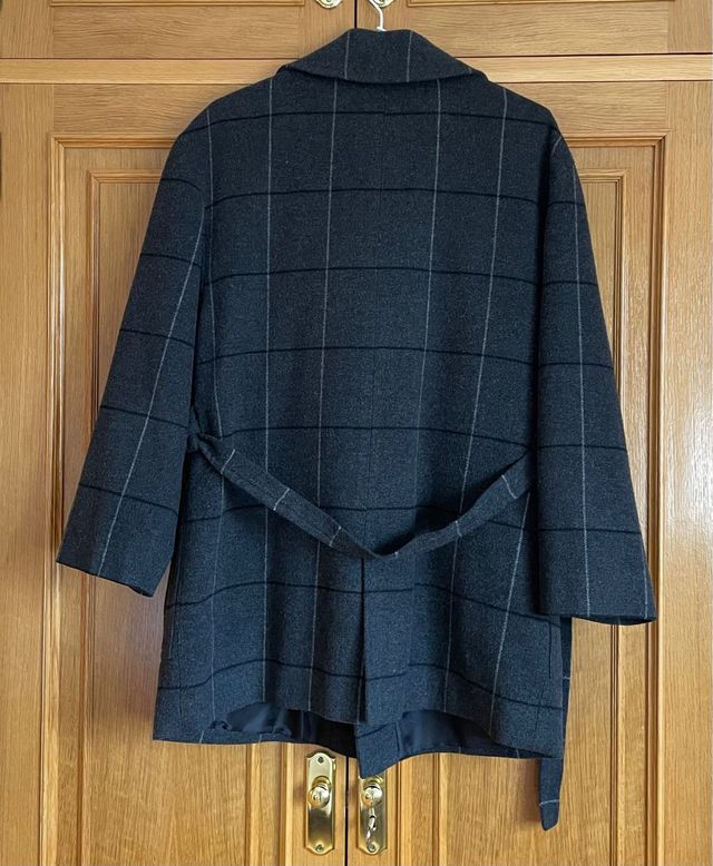 Abrigo midi de cuadros