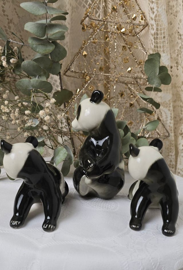 Figura de porcelana de 3 osos. L. 