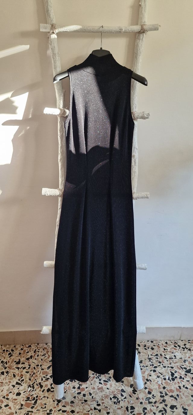 Abito nero lungo luccicante collo alto