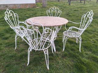 Sillas y mesa de jardín en hierro 