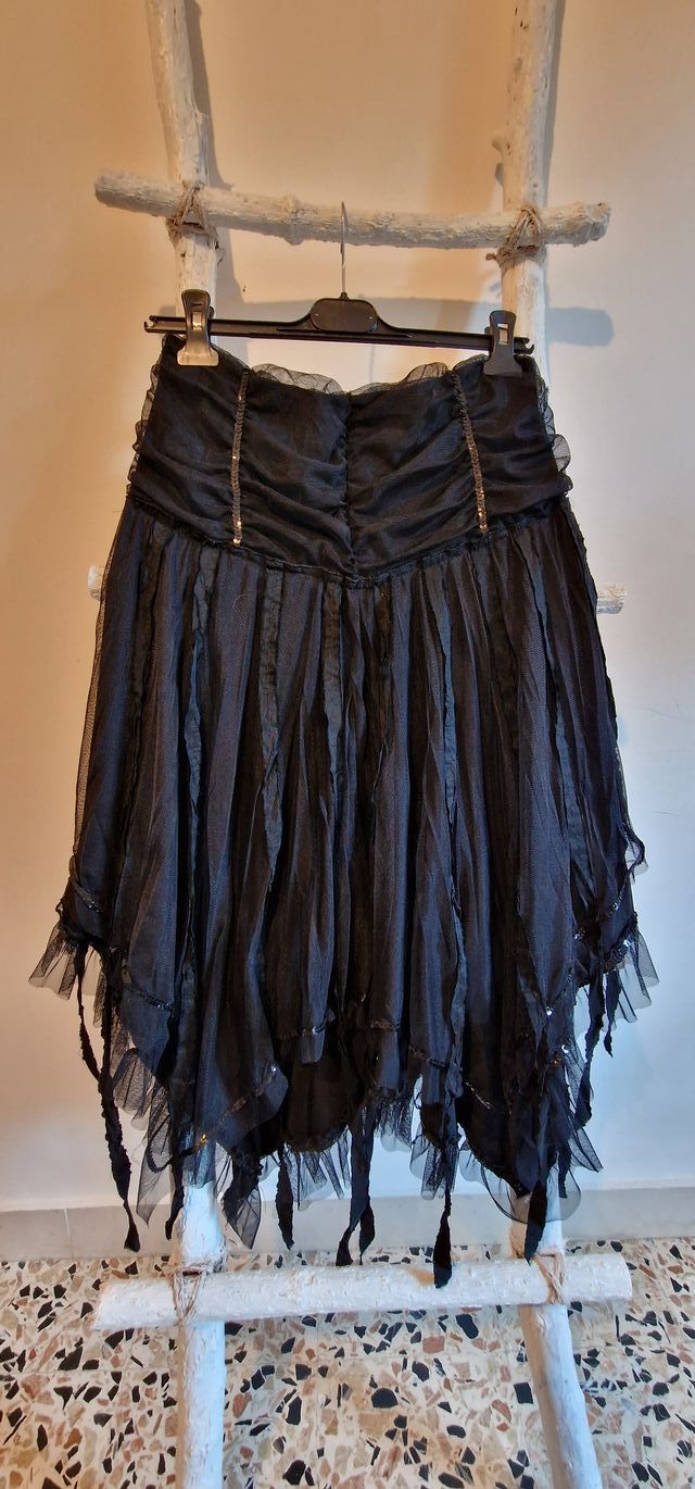 Gonna nera midi irregolare in tulle