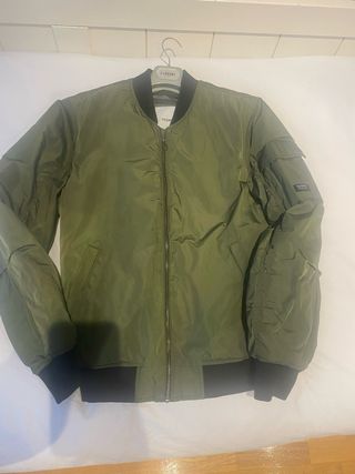 cazadora bomber Pull and Bear