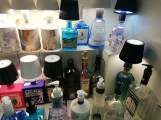 BOTTIGLIE LAMPADE E DOSATORI DI SAPONE