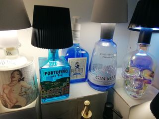 BOTTIGLIE LAMPADE E DOSATORI DI SAPONE