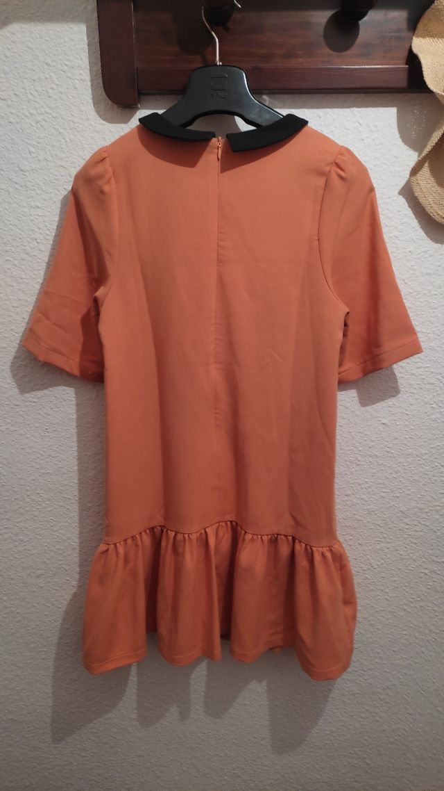 Vestido midi estilo charlestón