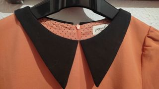 Vestido midi estilo charlestón