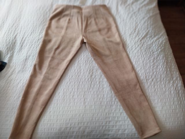 Pantalon pitillo efecto ante de Mango