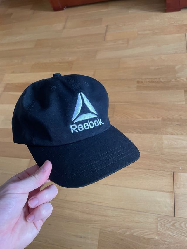 GORRA REEBOK NEGRA