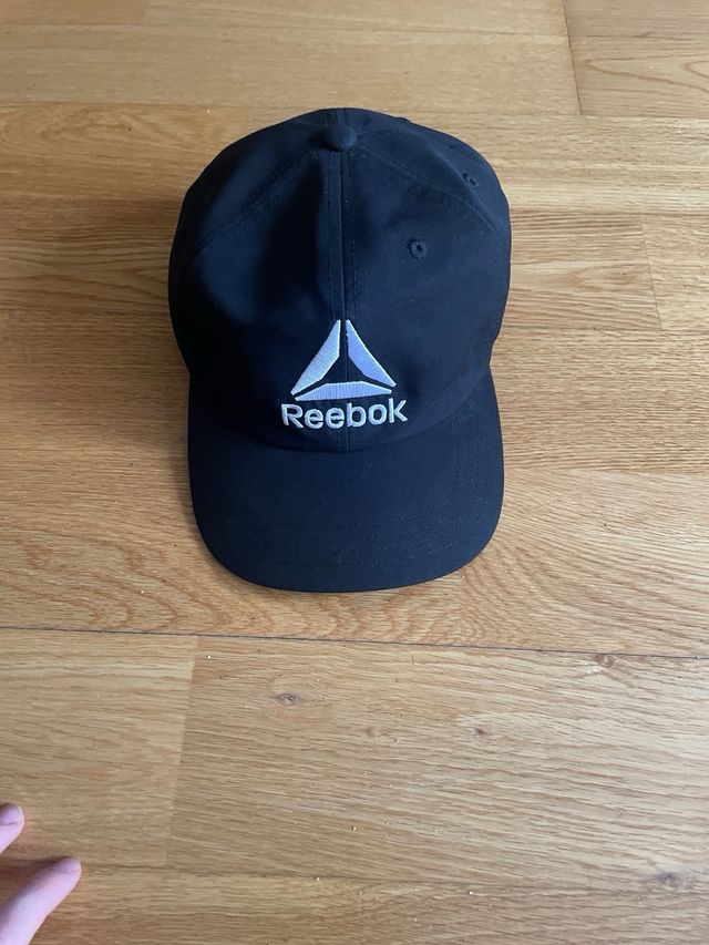 GORRA REEBOK NEGRA