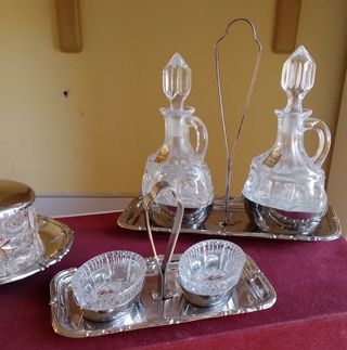 Bauletto rosso con oliera e porta formaggio