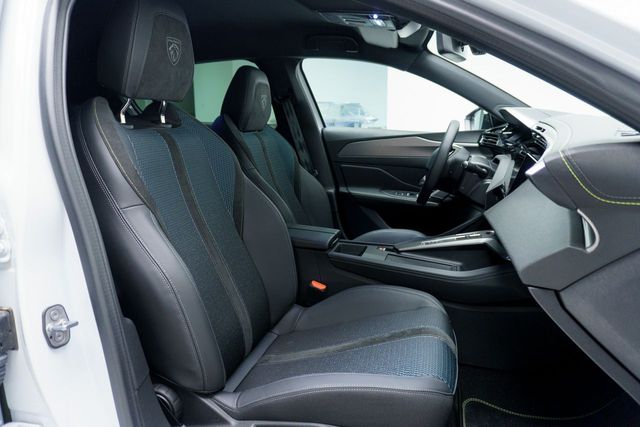 Peugeot 308 FIRST EDITION BEV 54KWH 156 CV 5P