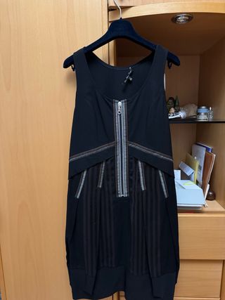 Elegante y original vestido. con camisa