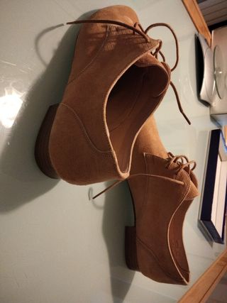 Zapatos mujer de cordones. André.