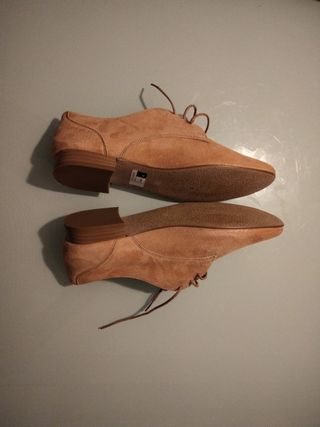 Zapatos mujer de cordones. André.