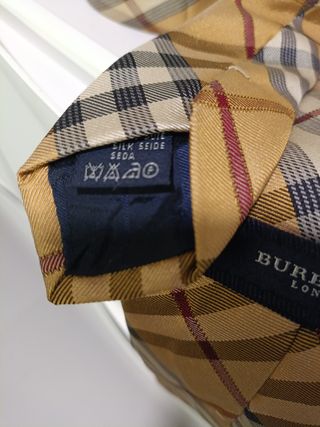 Corbata Burberry 