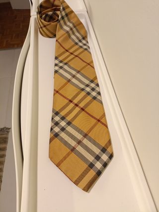 Corbata Burberry 