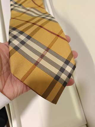 Corbata Burberry 