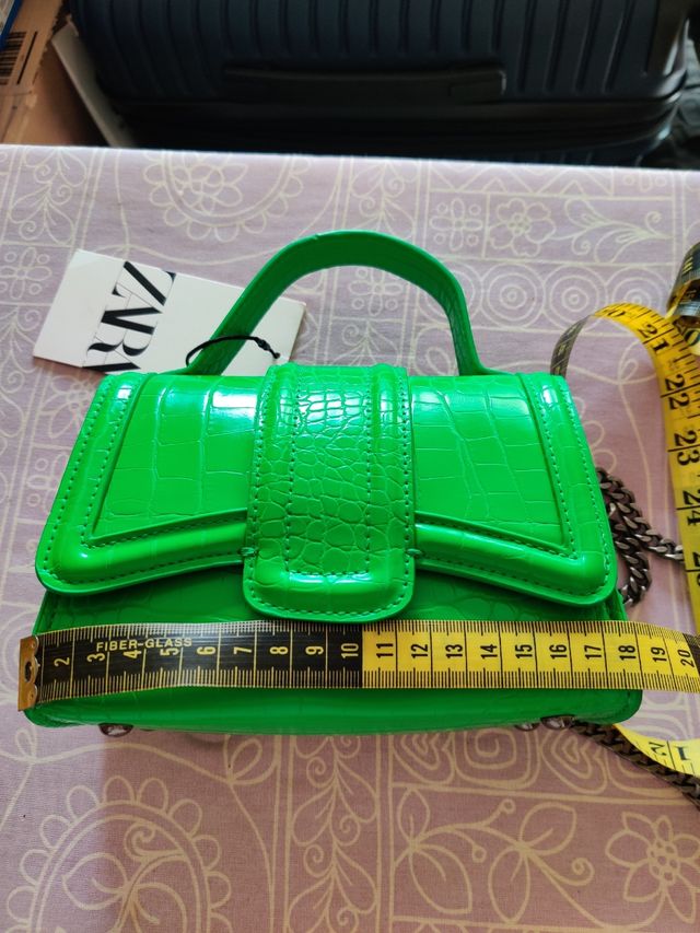 Bolso mini city verde de Zara