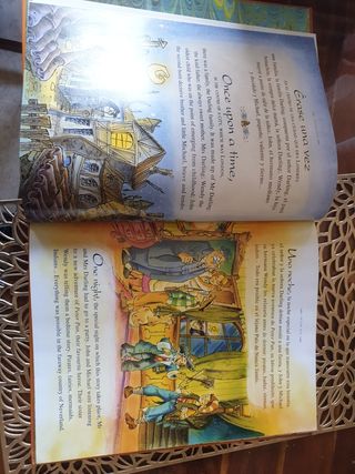 Cuenta cuentos bilingües: Peter Pan ; La gallina de los huevos de oro ; El flautista de Hamelin (Vol.9) (English and Spanish Edition)