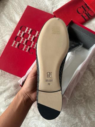 MANOLETINAS PIEL CAROLINA HERRERA