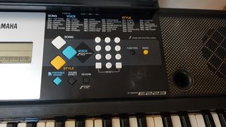 Yamaha PSR-E223 Piano